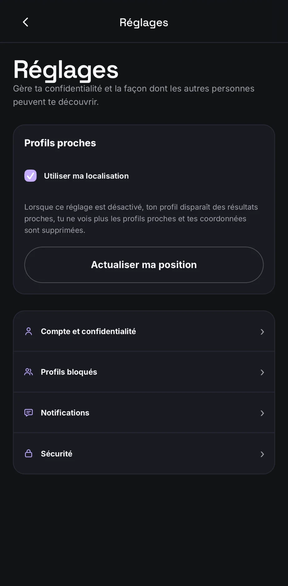 Écran Réglages de Yunoa avec l’option Utiliser ma localisation, le bouton Actualiser ma position et les rubriques de confidentialité